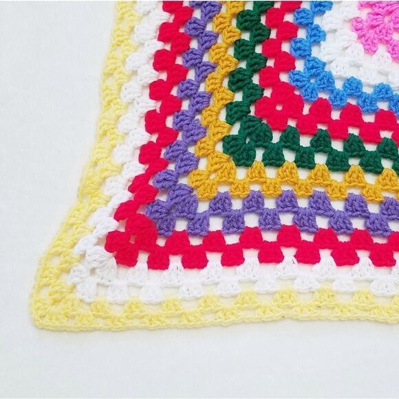 VINTAGE Hand Made Granny Square Throw Blanket - Picture 5 of 6